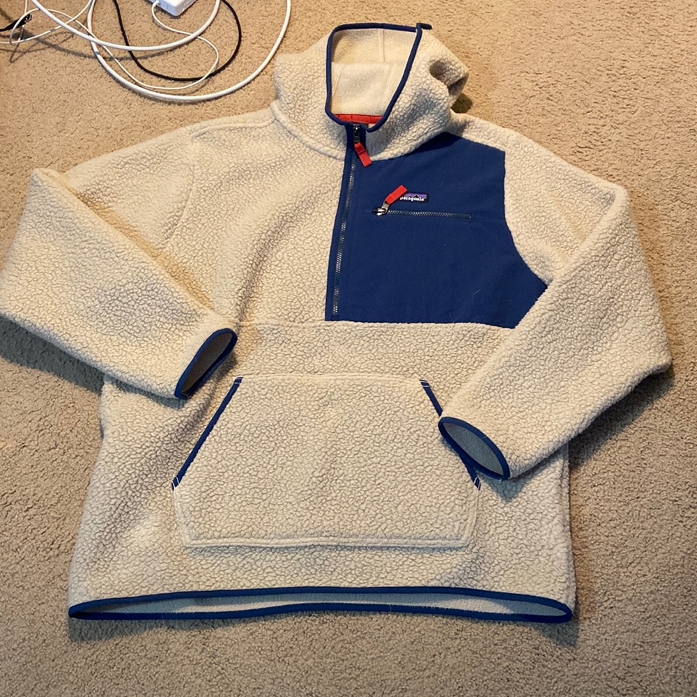 Patagonia men’s Retro Pile Pullover hoody